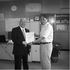 ���ی������������F��؂��󂯎�钆��