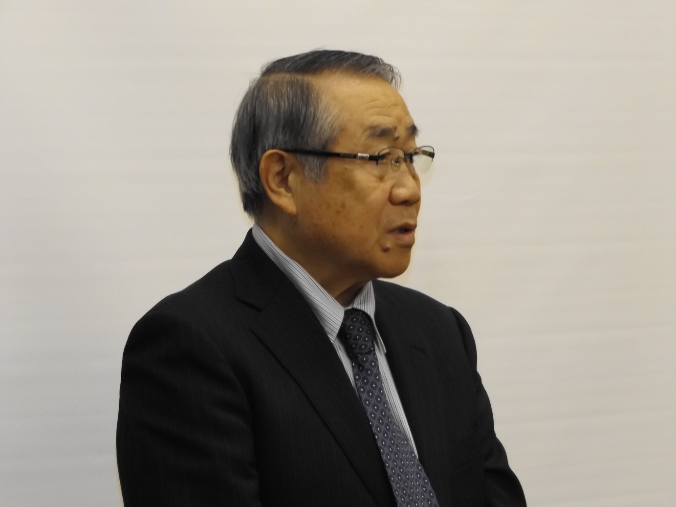 講義中の三宅先生